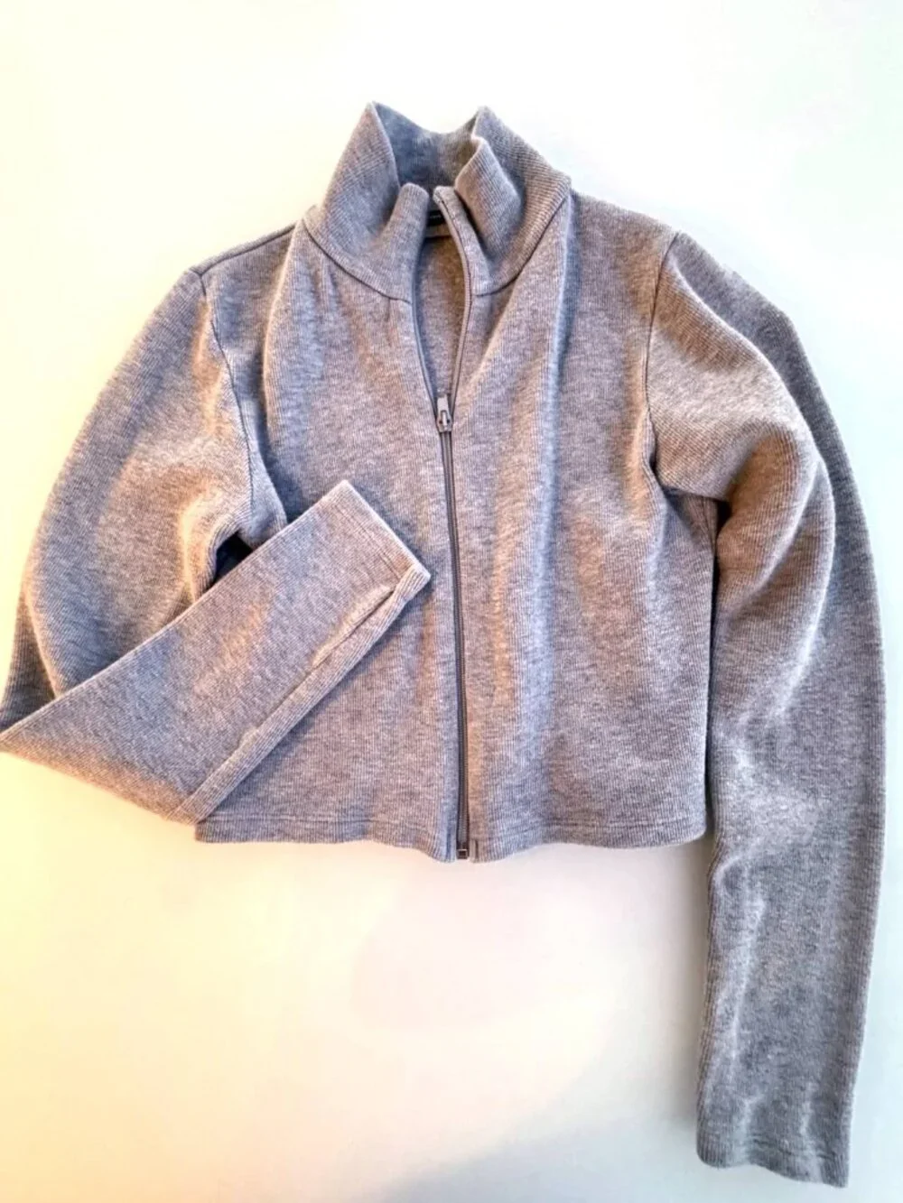 Brandy Melville Quincy Zip Up Collared Mock Neck Long Sleeves Crop Top in Grey - Picture 3 of 4